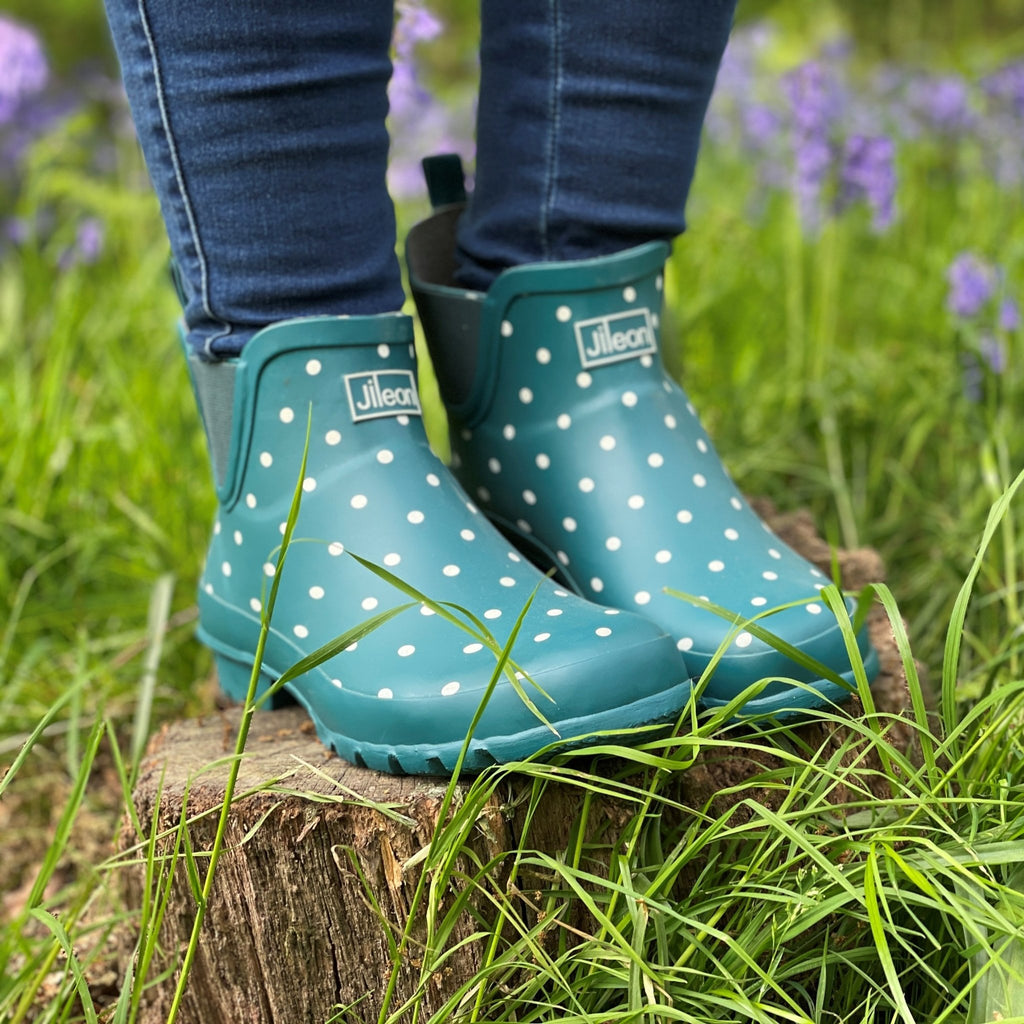 Embrace the Rain with Jileon’s Wide Calf Wellies: Discover Our Best-Selling Spotty Designs! - Jileon Wellies